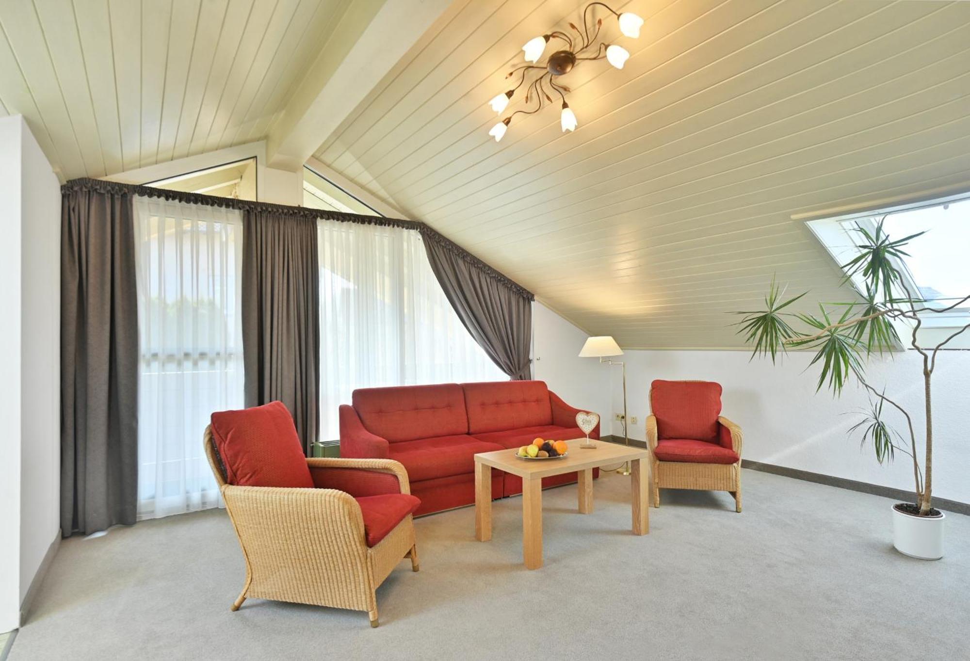 Landhaushotel Hof Wasserkuppe Poppenhausen Exterior photo