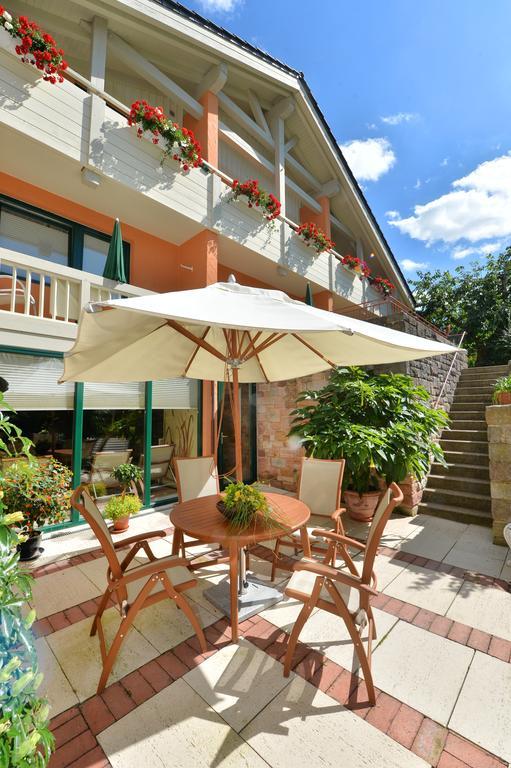 Landhaushotel Hof Wasserkuppe Poppenhausen Exterior photo